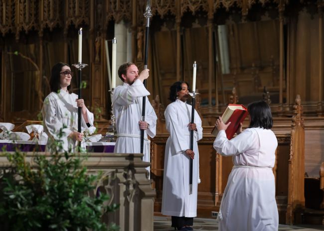 Students lead processional at Closing Convocation