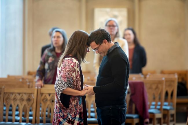 Sarah Jobe praying at the 15th Anniversary of the Prison Studies Program