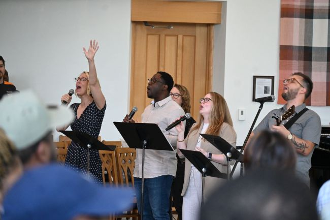 Students lead worship during the 2025 hybrid Cross Service.