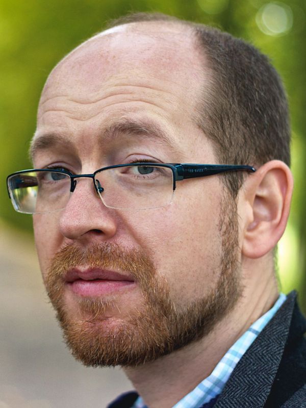 Andrew Davison Headshot