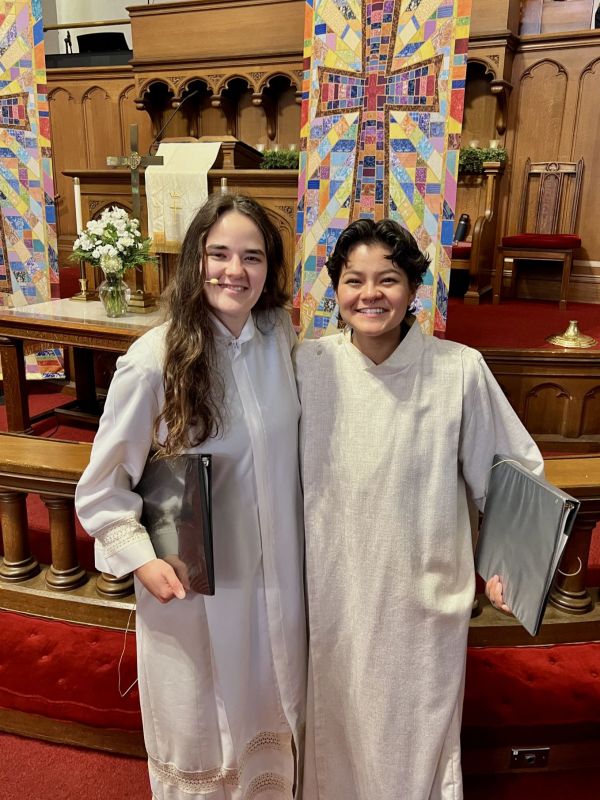 Jalen Garza (right) serving her field education placement at Duke Memorial United Methodist Church